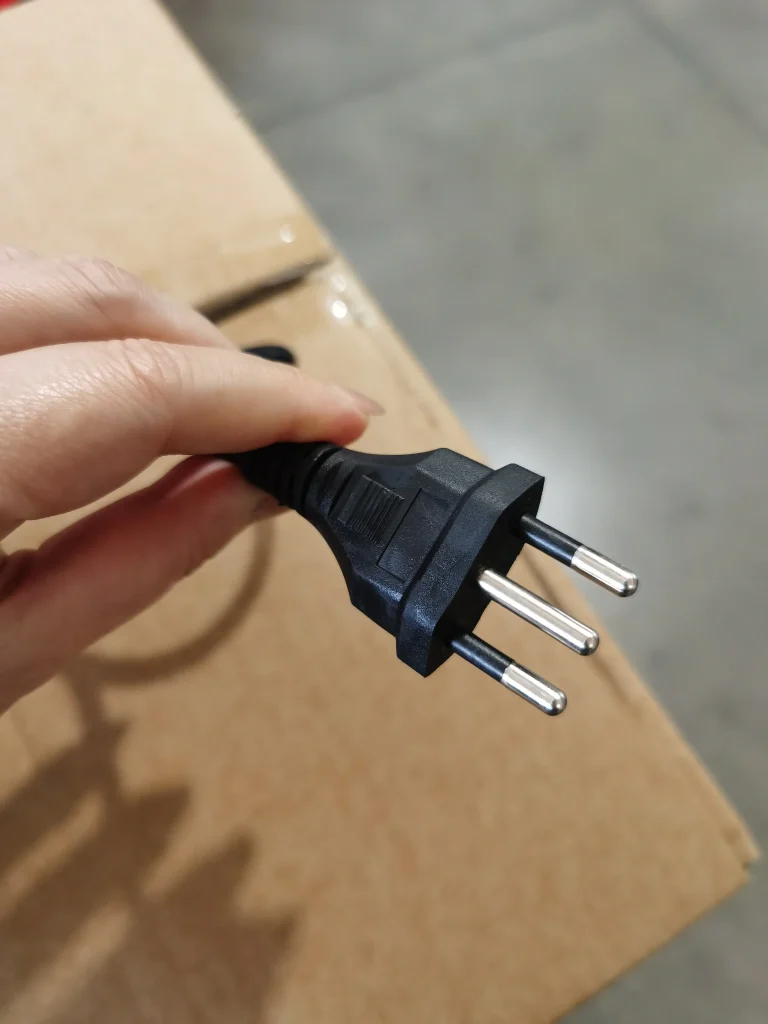 Plug & Voltage Options